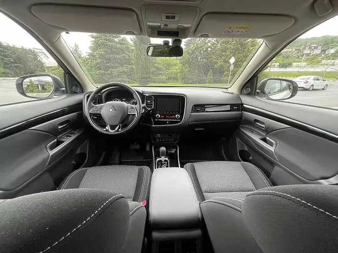 Mitsubishi Outlander 2.0 CVT 4WD Intense+ 5-7 мест NEW 2021 г.